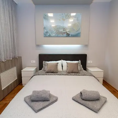 New Center 2 Apartman